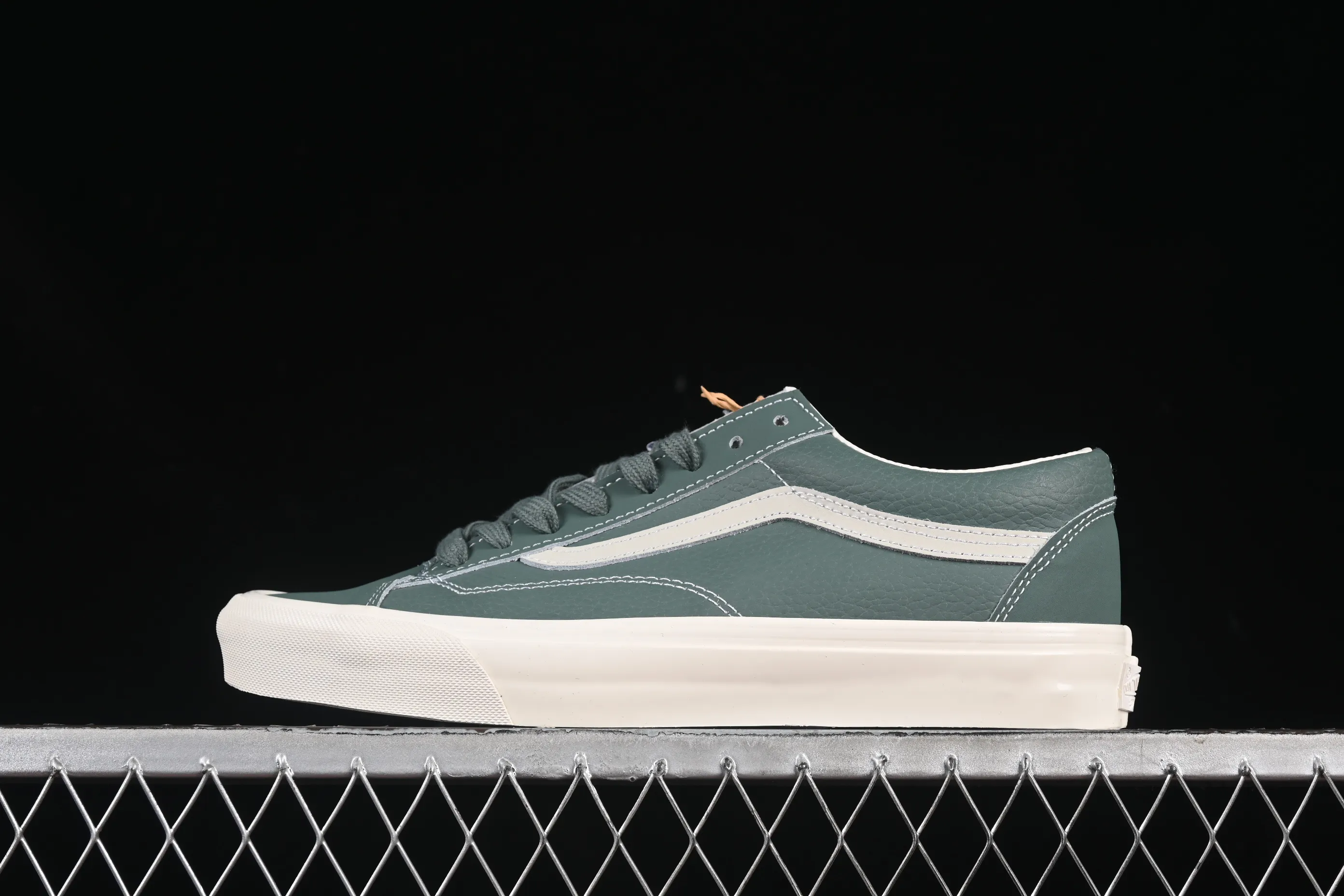 All categories Vans Vans series Vans Low Vans low-top Vans Old Skool 36 Vans high-end branch low-top retro casual sneakers VN000D57FRS